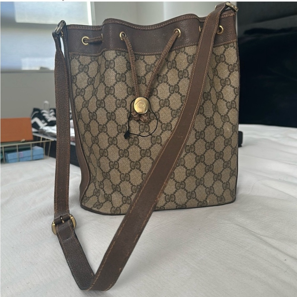 Traded  GUCCI CROSSBODY ADJUSTABLE STRAP BUCKET BAG VINTAGE FINAL PRICE